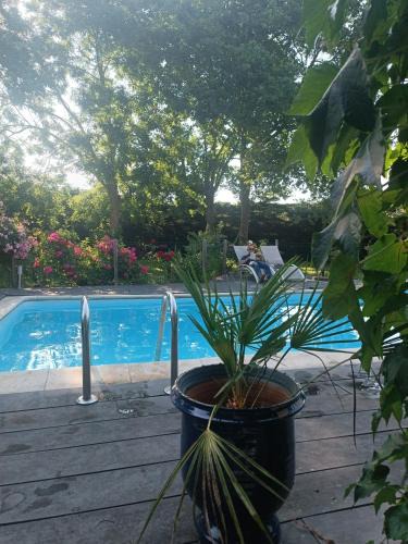 Les Mesnuls Apartment | Duplex dans belle propriété avec piscine