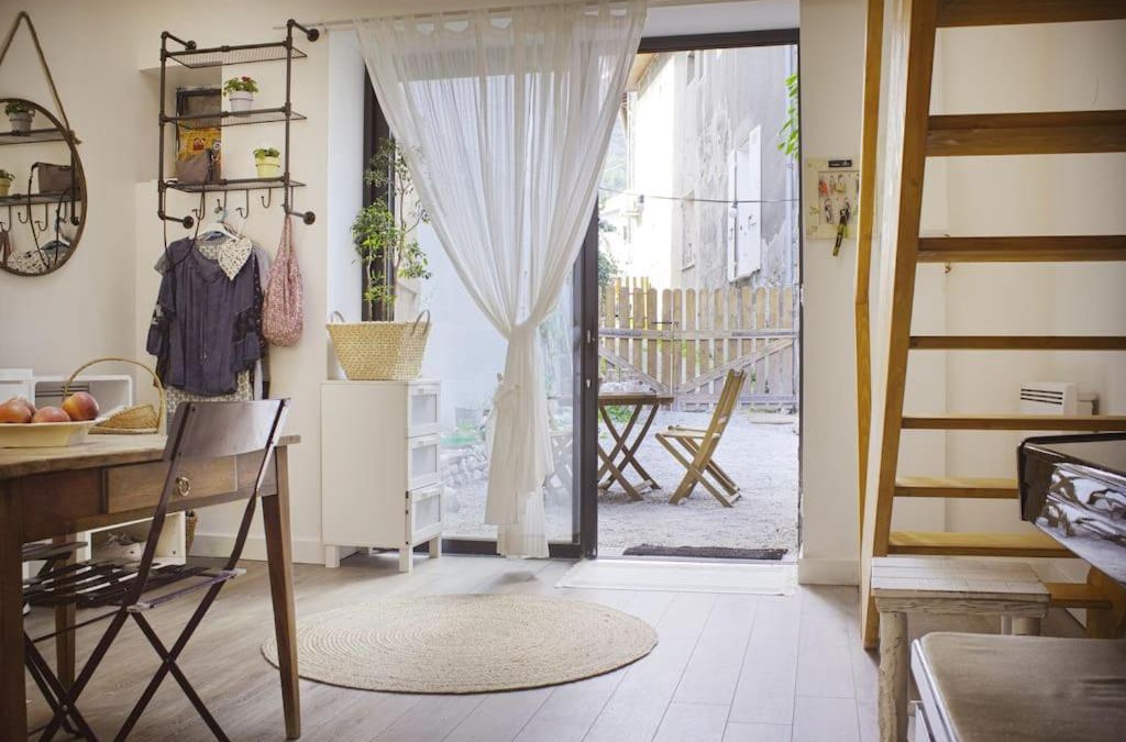 Claix House | Duplex dans village avec jardin