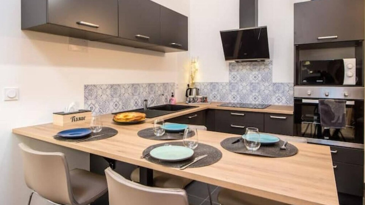 Saint-Marceau Apartment | Duplex de 80m2 Dans un Village de Caractère