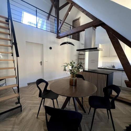 Charleville-Mezieres Apartment | Duplex design - 6 personnes - Charleville-Mézières