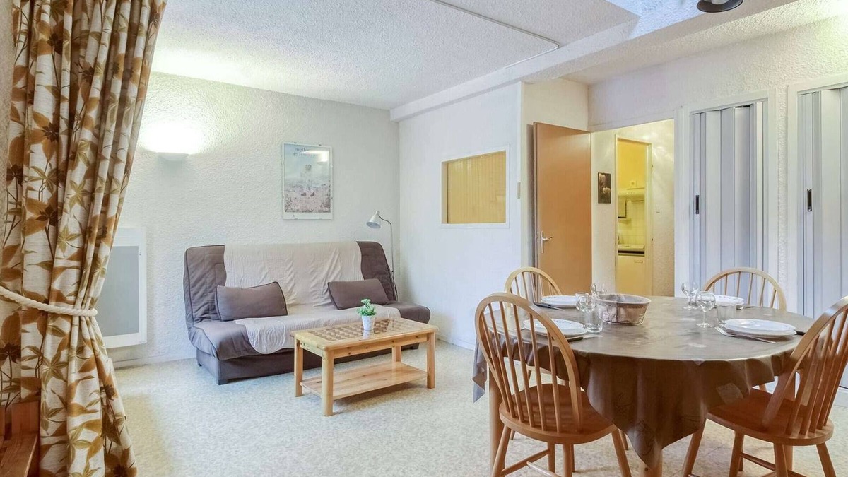 Cauterets Apartment | Duplex for 6 with Balcony, Parking, and Easy Lift Access