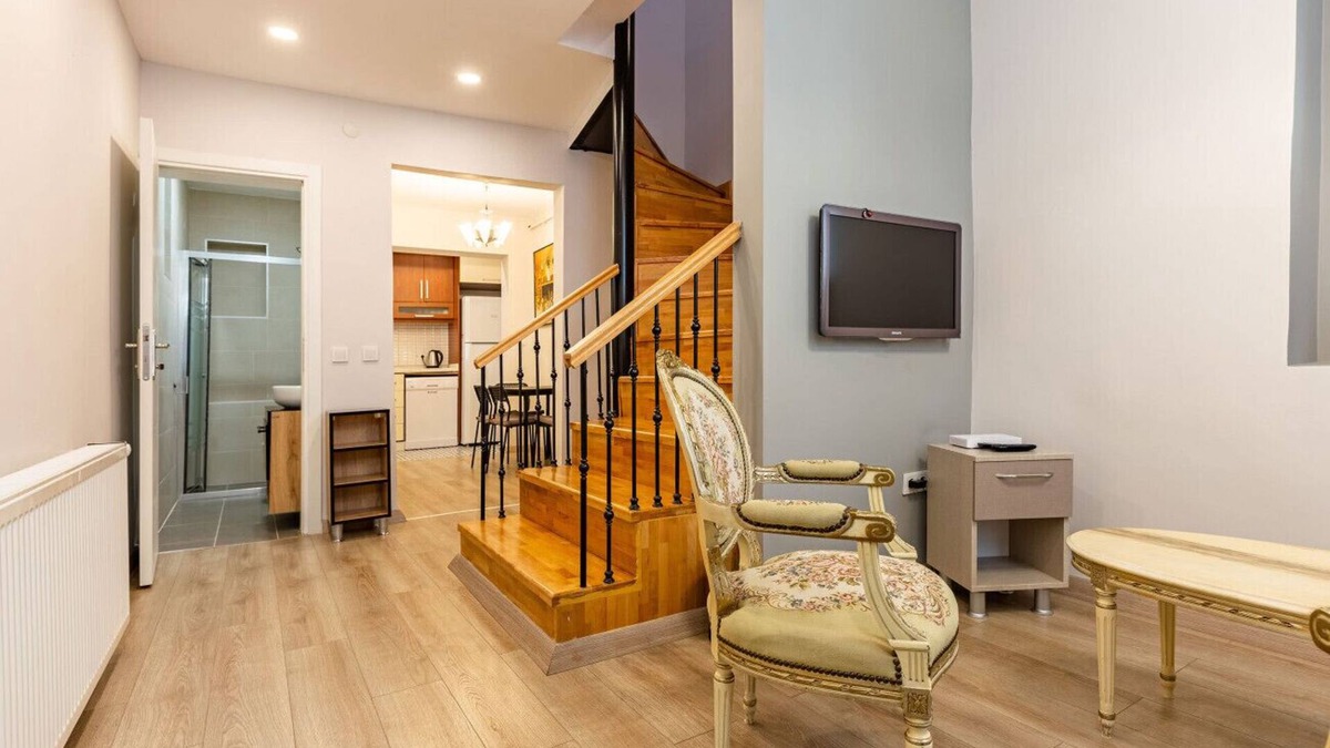 Harbiye Villa | Duplex House near Trendy Attractions in Sisli