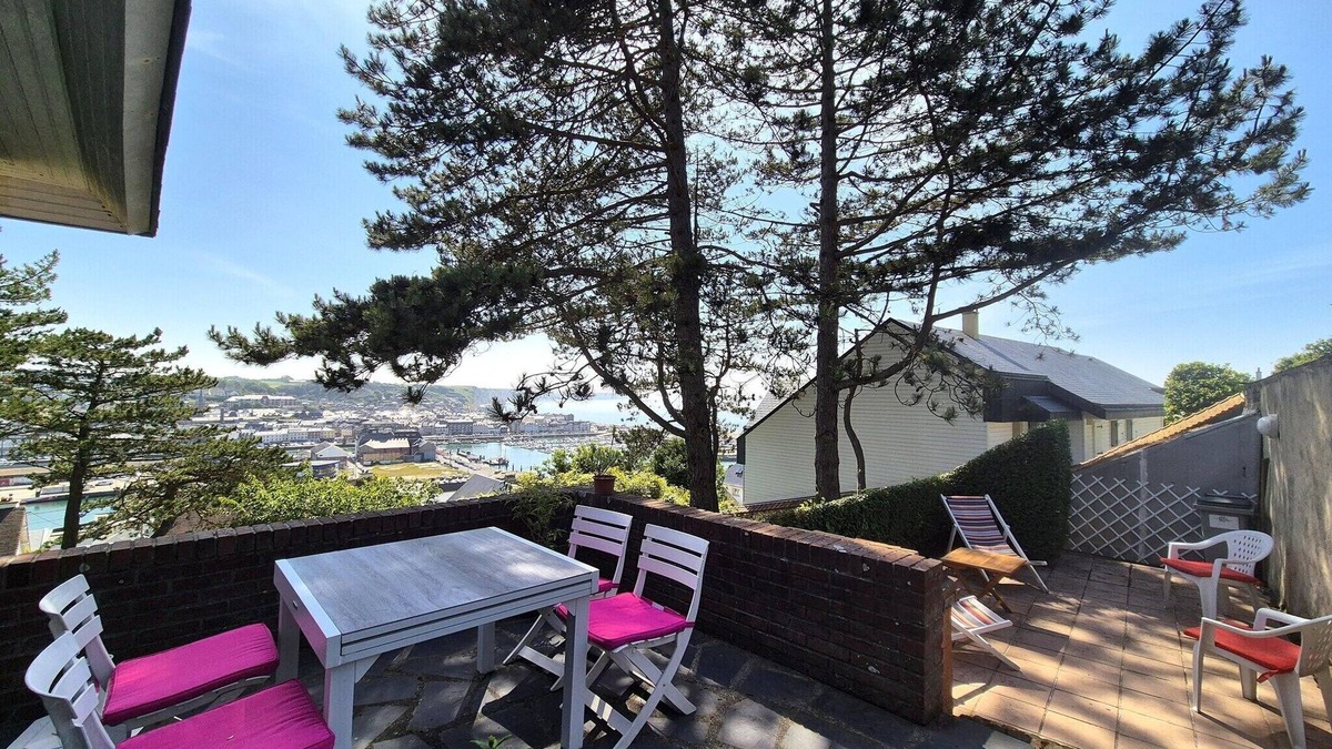 Fecamp Apartment | Duplex in Fécamp with Harbor Views