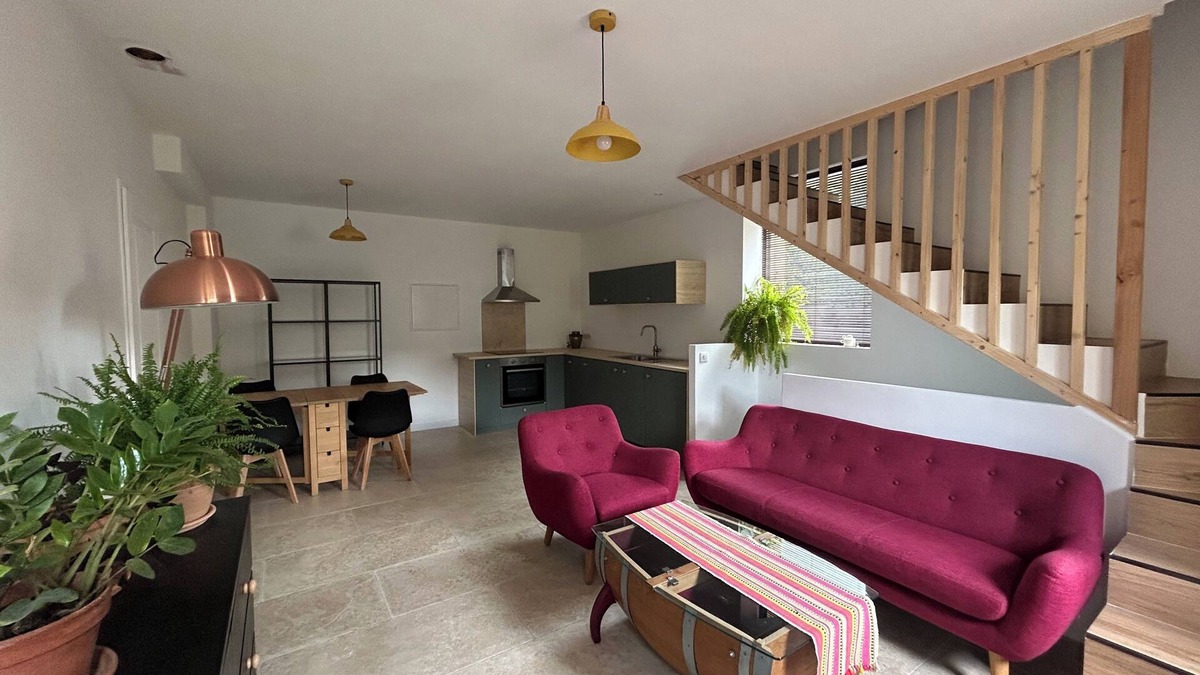 Peypin-d'Aigues Apartment | Duplex in old barn
