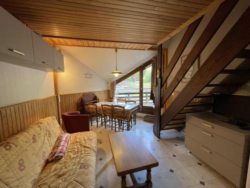 Laveissiere Apartment | Duplex moderne avec balcon, proche pistes, 2 chambres - FR-1-787-77