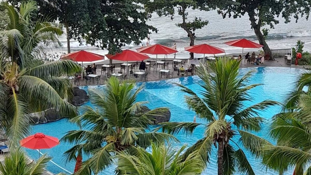 Arue Apartment | Duplex on the beach, with swimming pool, steam room, sauna, fitness room
