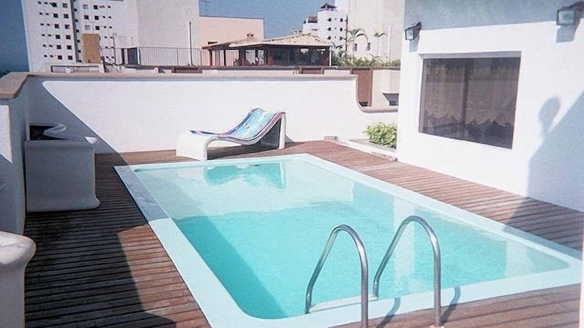 Parque Enseada Apartment | Duplex penthouse * pool/barbecue on the beach - 1 suite