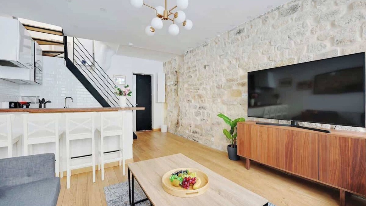 Porte-Saint-Martin Apartment | Duplex pour 6 à République – Confort et Centralité