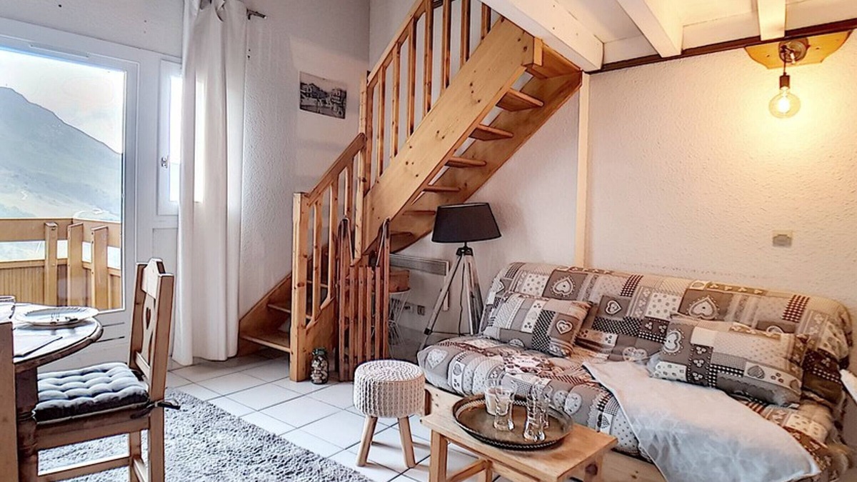 Les Bruyeres Apartment | Duplex Studio, Direct Access to Slopes, Balcony, Sleeps 4