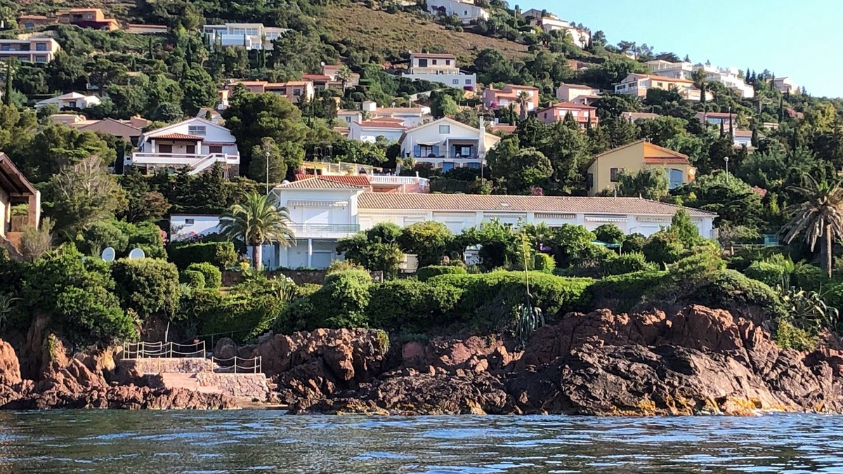 Antheor Apartment | Duplex terrace-garden-private pontoon-climate-climate-feet-in-water-parking