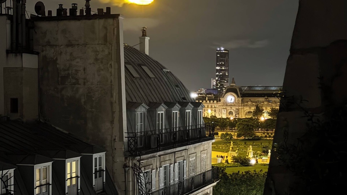 Quartier de la Place-Vendome Apartment | Duplex top 2 floors! Louvre Vendome