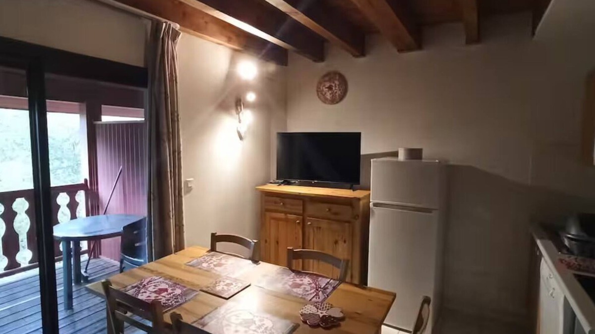 Arreau Apartment | Duplex with mountain and river views. Pets allowed