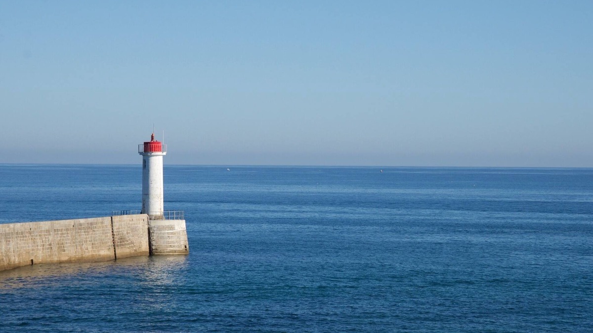Audierne Apartment | Duplex with terrace overlooking the bay and the large beach 20m away