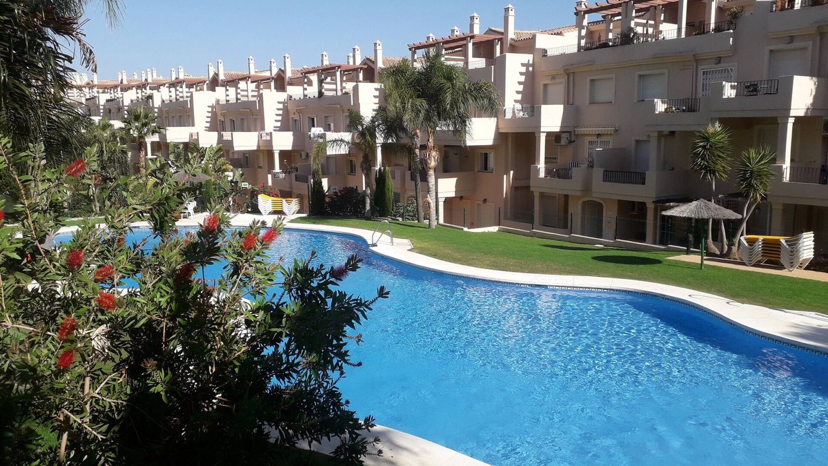 Castillo de Sabinillas Apartment | Duquesa Fairways, a spacious apartment with fabulous views and facilities.