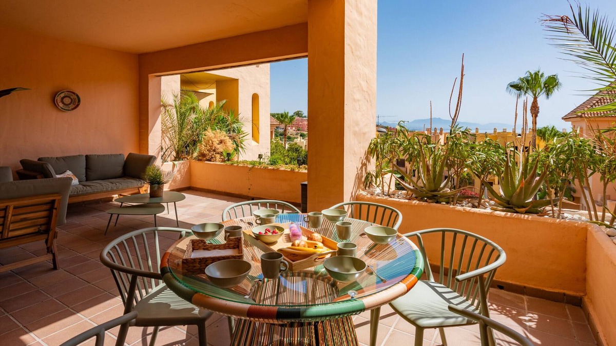 Castillo de Sabinillas Apartment | Duquesa Village 2450 Sunny Views
