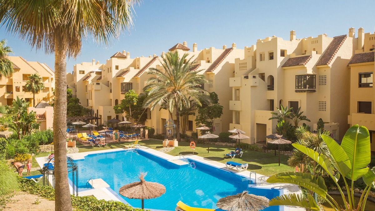Castillo de Sabinillas Apartment | Duquesa Village-Luxury apartment with sea & golf views