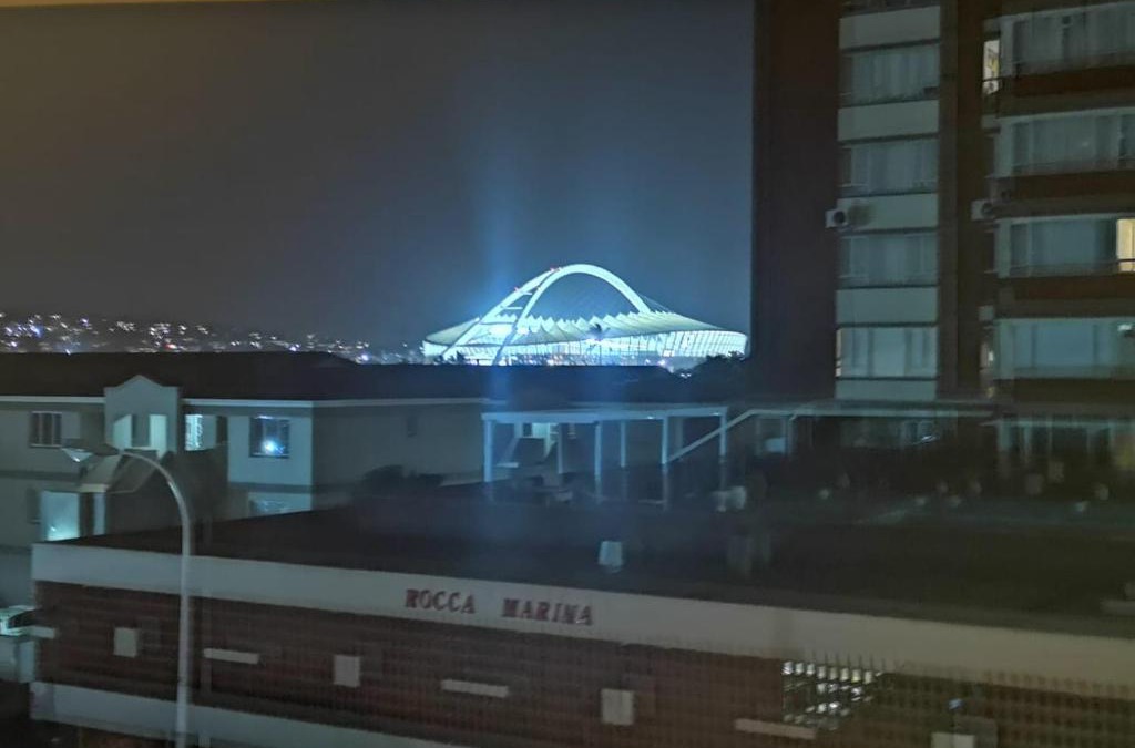 Durban Beachfront Apartment | Durban Beach Getaway - Summersands, Inverter for load shedding, free wifi & free Parking