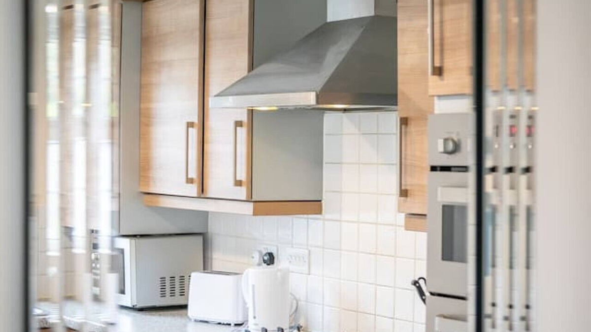 Chorley House | Durham Heights - Stylish and comfortable five bed house, fully equipped with TVs in every room