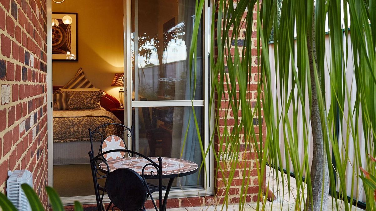 Victoria Park Bed & Breakfast | Durham Lodge