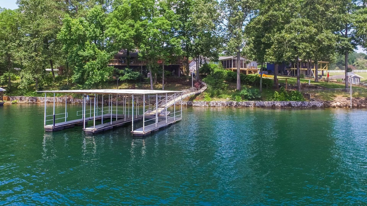 Jasper House | Duskin Point Retreat