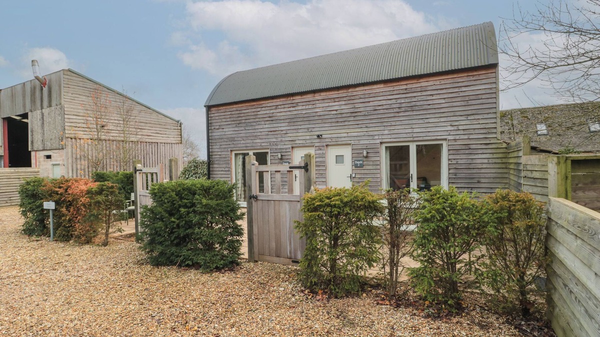 Lechlade Cottage | DUTCH 2, pet friendly, with a garden in Lechlade-On-Thames
