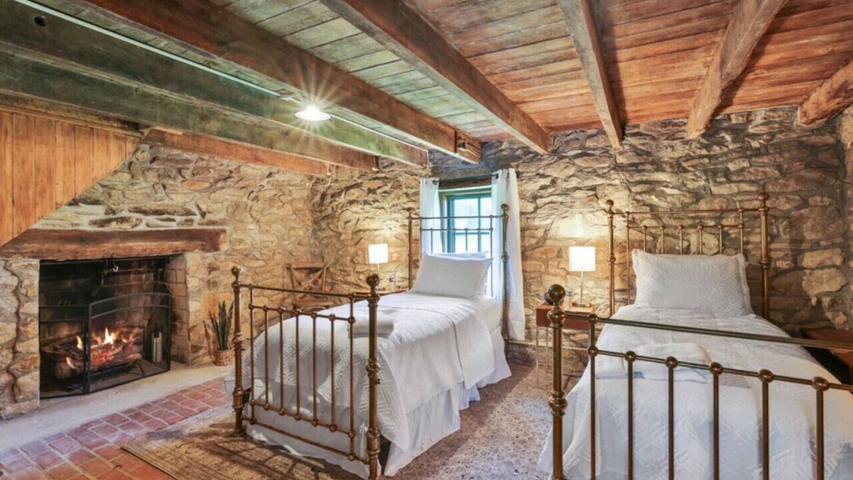 Lovettsville House | Dutchmans Creek Farmhouse