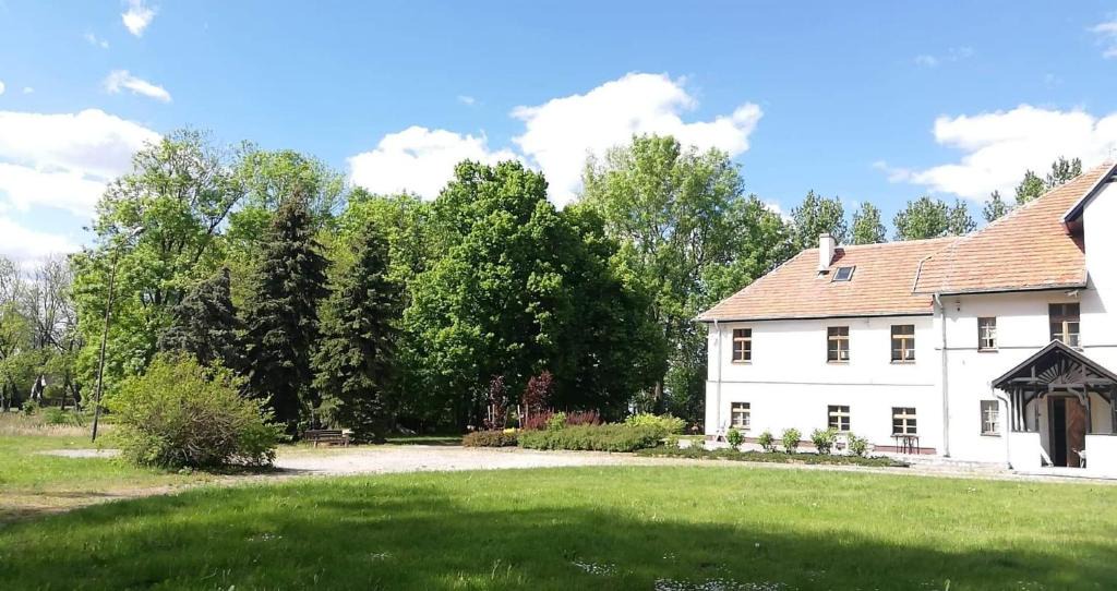 gmina Kazmierz Hotel | Dwór Komorowo