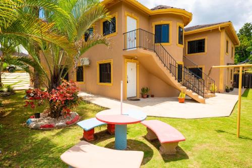 Mandeville Apartment | DW apartments