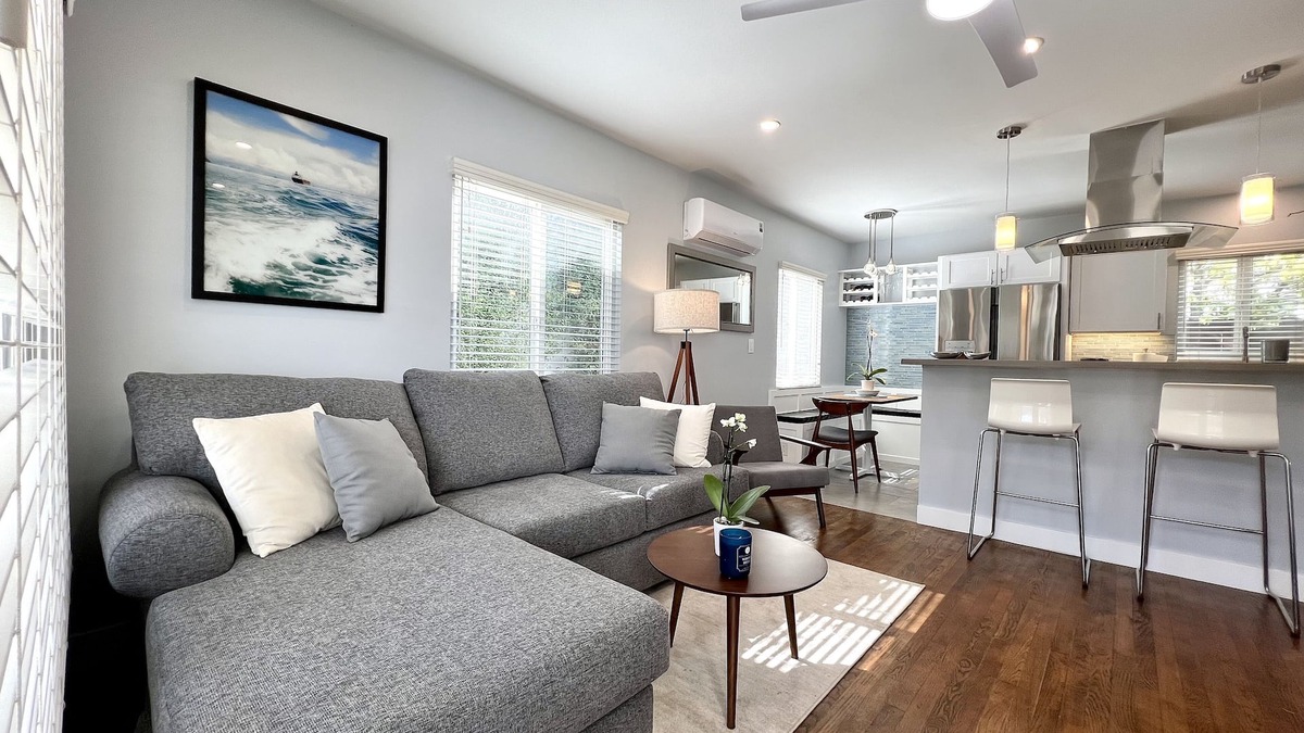 Sunset Park Cottage | Dwell Art Gallery Home ~ Cozy Cottage Santa Monica