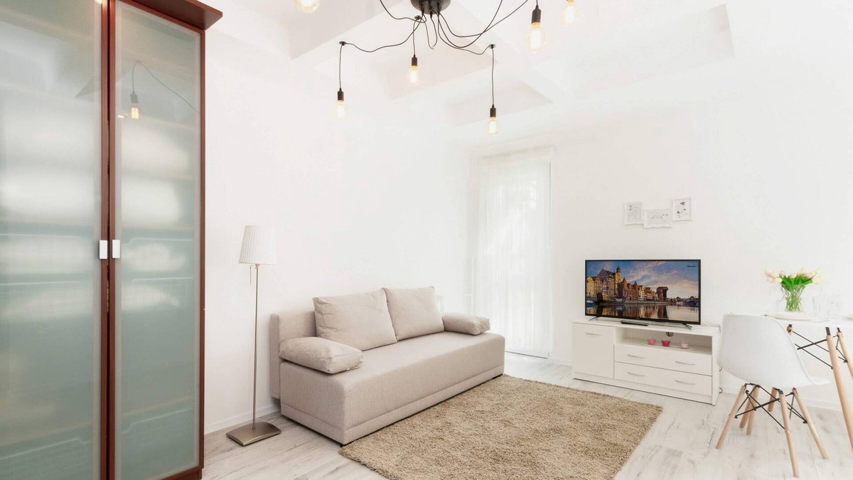 Brzezno Apartment | Dworska 28 | Bright Beige Studio in Gdańsk