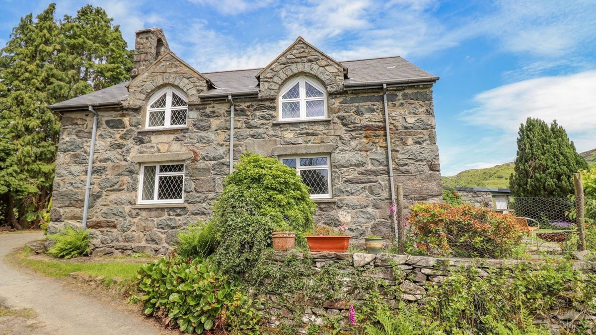 Dolgellau Cottage | DWYNANT, pet friendly, character holiday cottage in Dolgellau