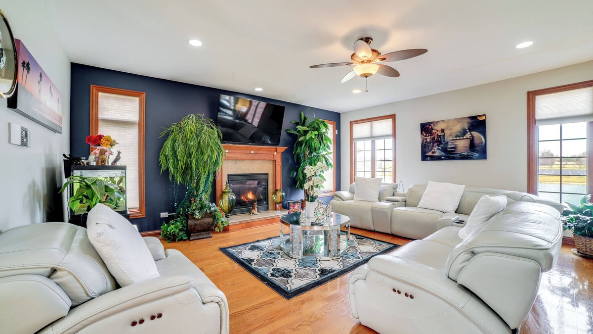 Dyer Apartment | Dyer Family Escape - 20 Mi to Lake Michigan!