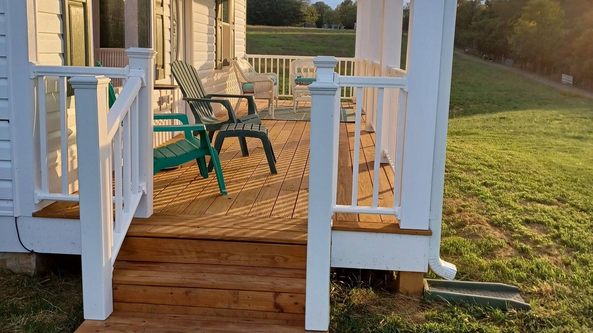 Rileyville Cottage | E & L's Mountain View Cottage. Front porch and deck. 7 miles N of Luray.