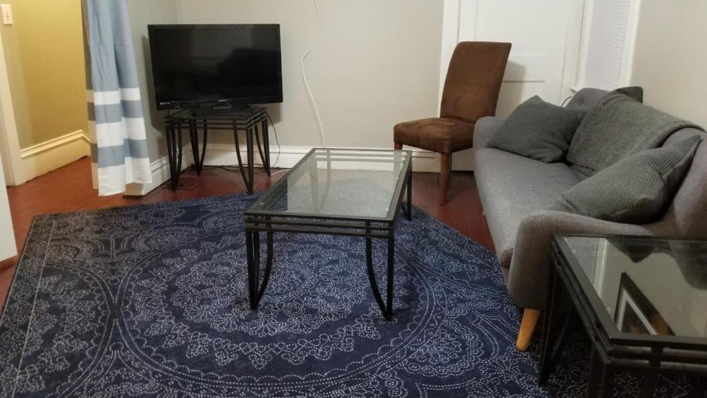 Lansing Apartment | E Michigan Walk Up Furnished 1 Bedroom APT