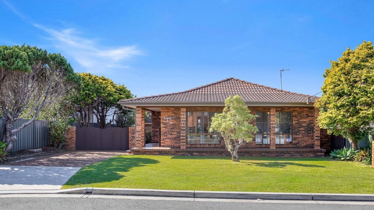 Blue Bay House | 'E RETREAT by the Bay' by Accom Holidays