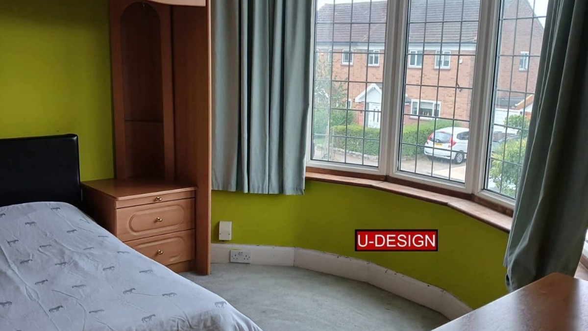 Highams Park House | E4 Large Room with Private Bathroom