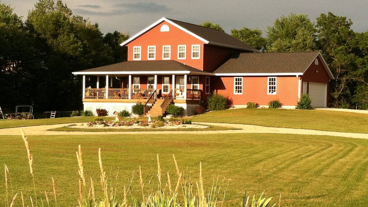 Berlin House | EAA Airventure Large Home car available