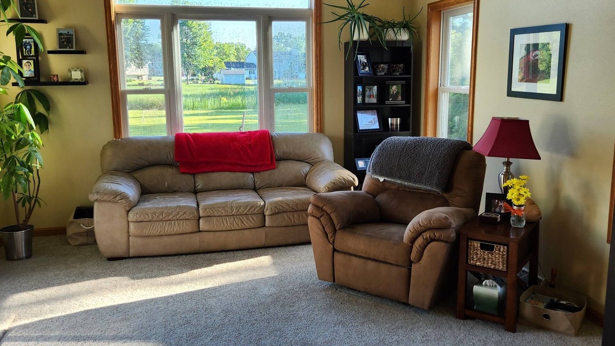 Oshkosh House | EAA private property rental! 5 min from EAA grounds