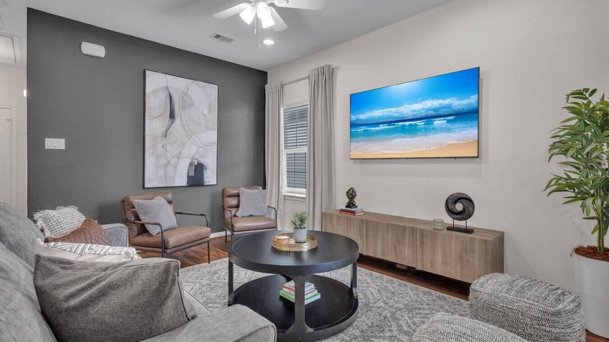 Greater Third Ward House | *EADO Urban Escape, Contemporary Gem, Sleeps 6*