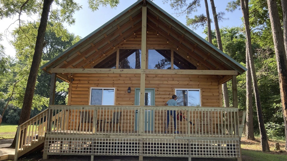 Whittington Cabin | Eagle Cabin a Beautiful Loft Cabin overlooking Rend Lake