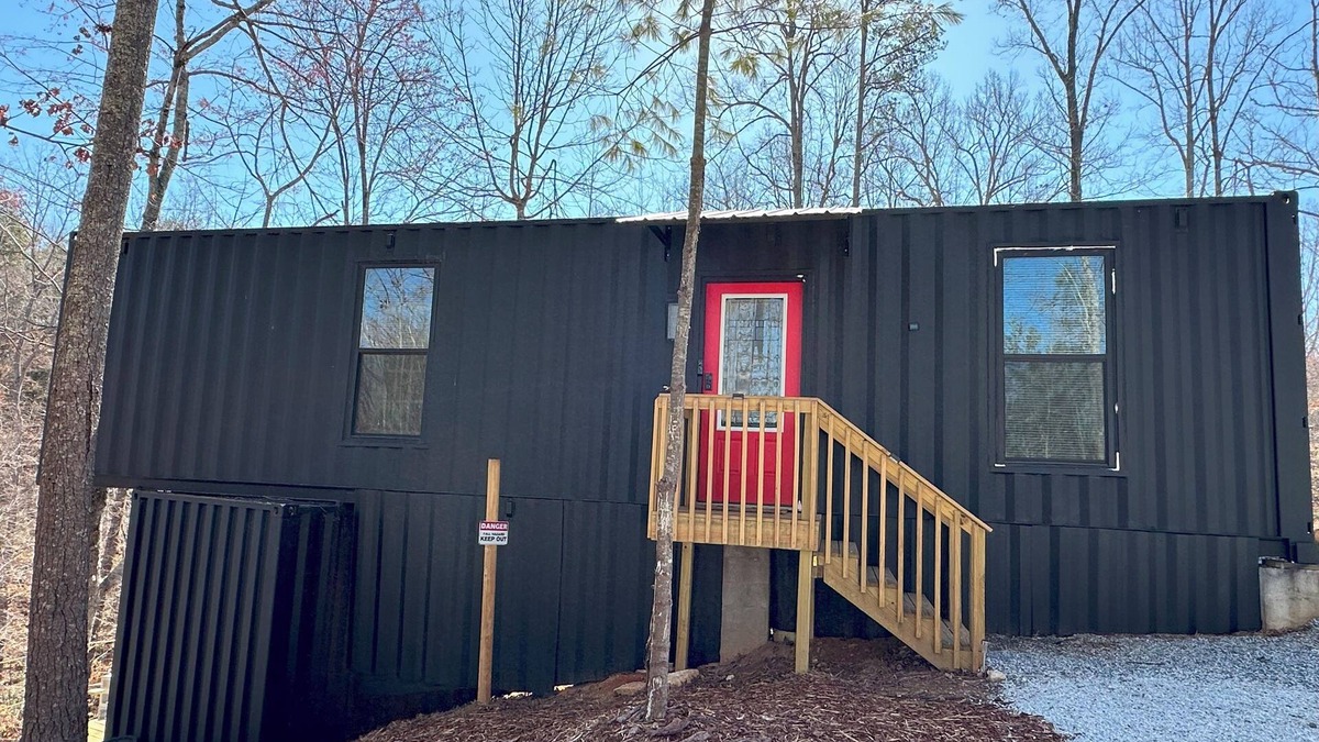 Six Mile Cabin | Eagle Container Cabin B – Walterfalls, Upstate SC