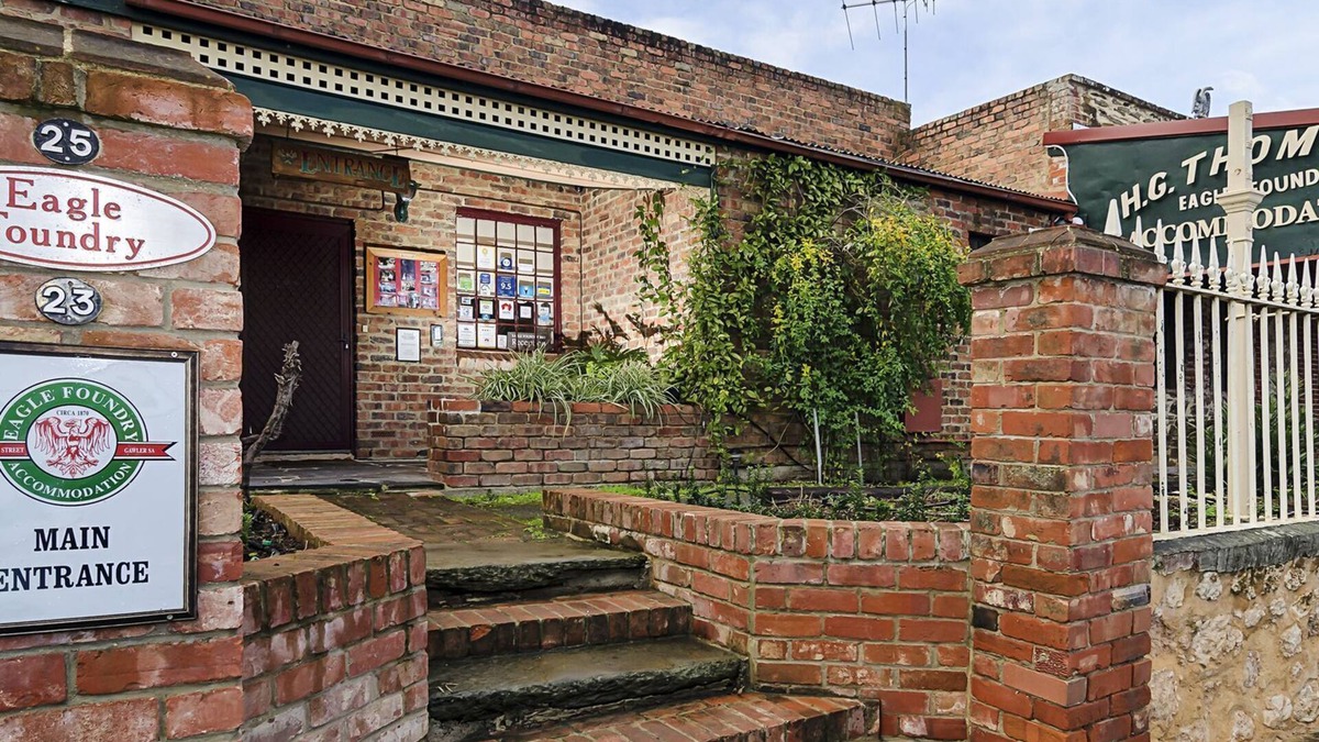 Gawler Bed & Breakfast | Eagle Foundry Bed & Breakfast (Thomson Suite only)