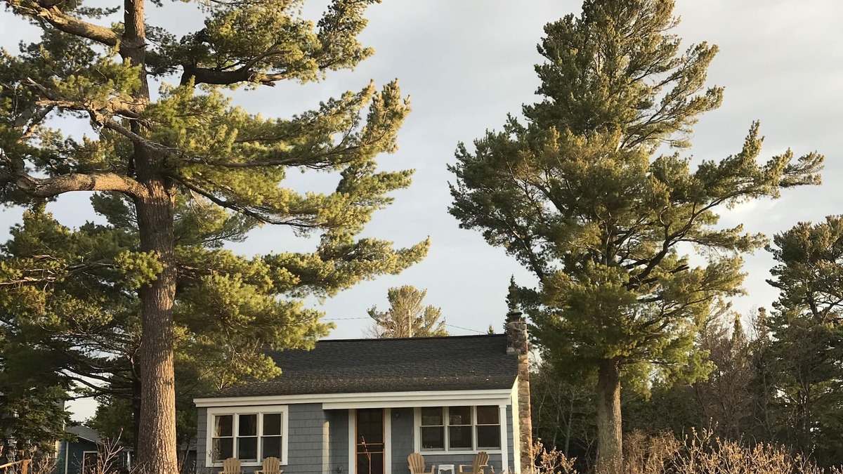 Eagle Harbor Cottage | Eagle Harbor's House on the Hill