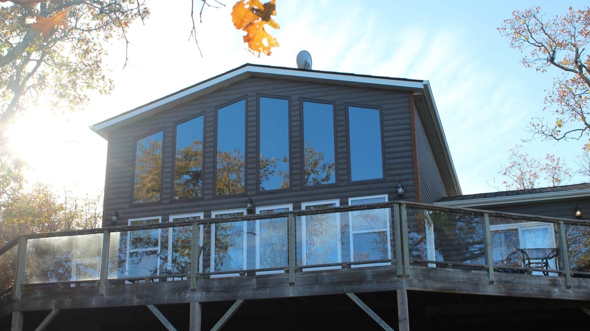 Kenora Cabin | Eagle Nest Cabin - Lakewood Park Cabins