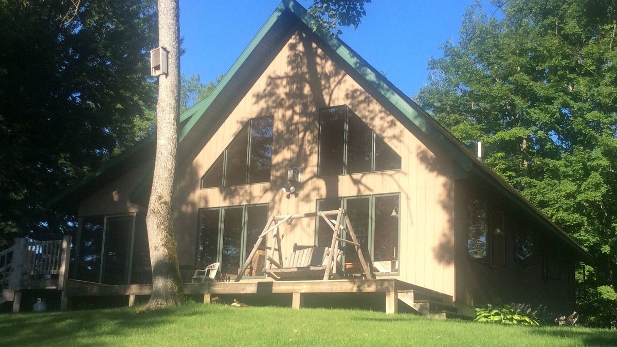 Hurley Cabin | Eagle Point Cabin on Island Lake in Iron County, Wisconsin