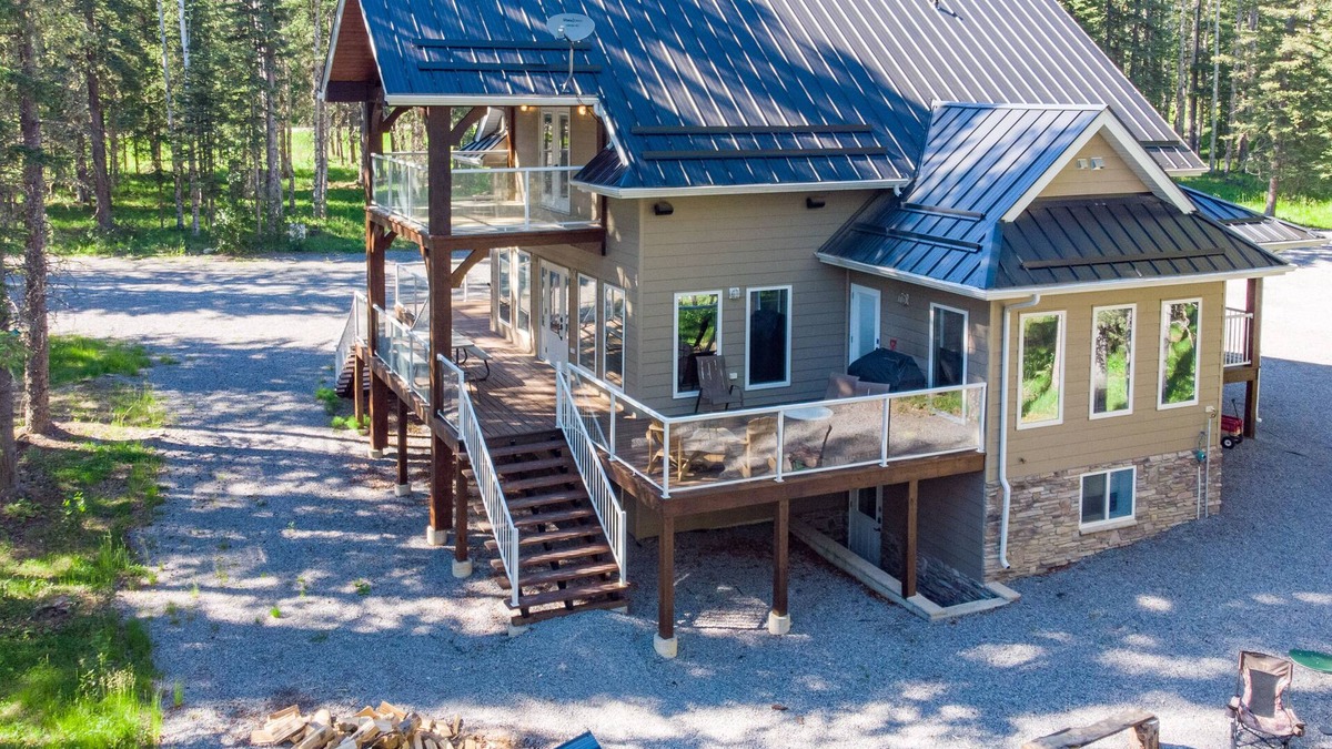 Nordegg House | Eagle Ridge Chalet in beautiful Nordegg, Alberta