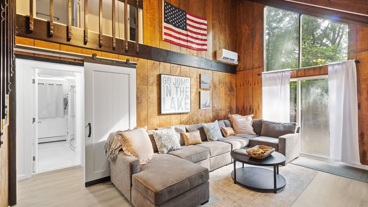 Sybertsville House | Eagle Rock Resort - Just a short walk to the beach!