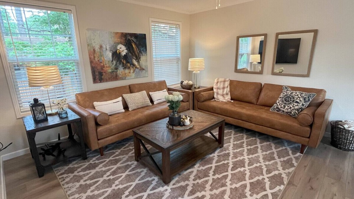 Hemphill House | Eagle's Cove · Waterfront Amazing View, King Bed, Deck