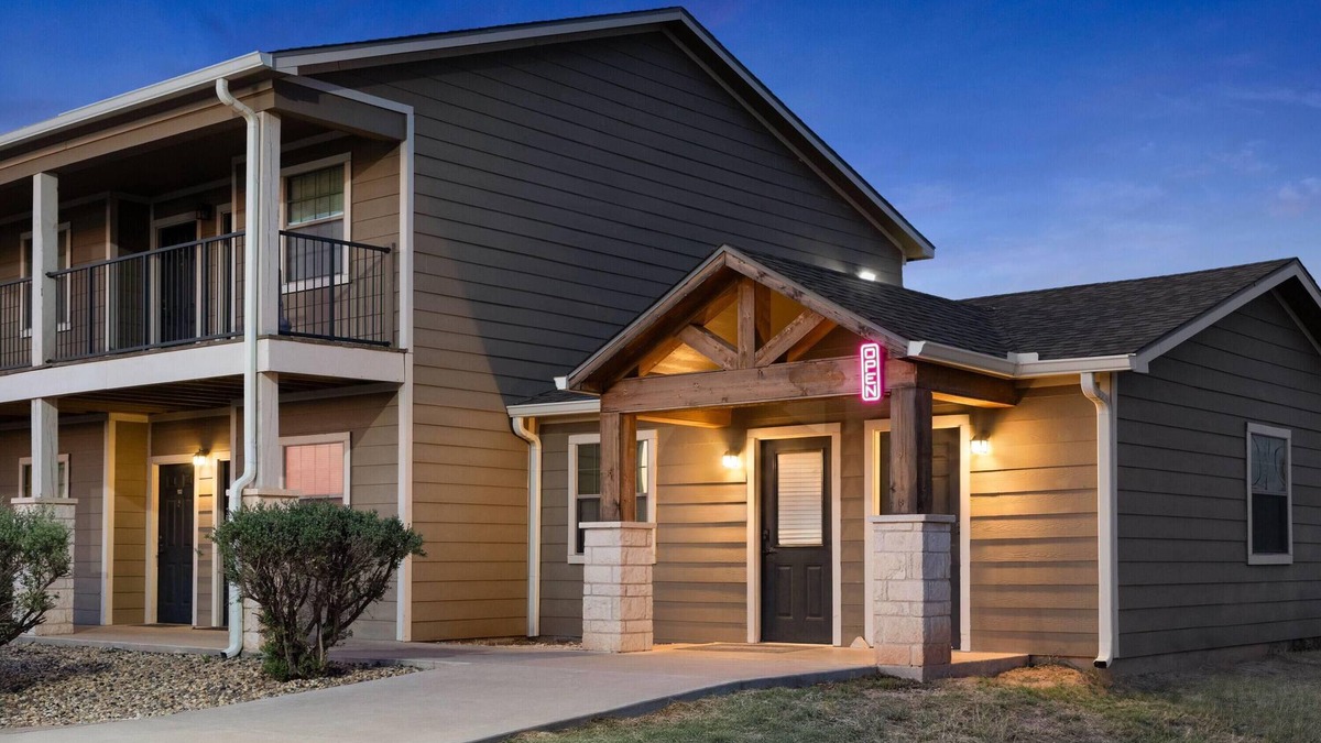Big Spring Hotel | Eagle's Den Suites Big Spring a Travelodge by Wyndham
