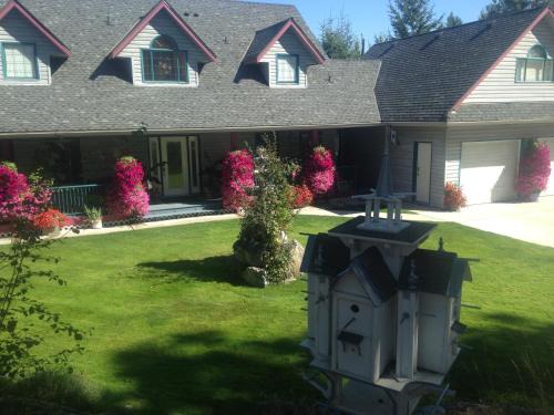 Central Okanagan Bed & Breakfast | Eagle's Nest B&B